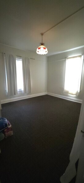 Building Photo - 409 Lakeway Dr