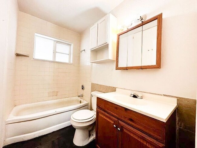 Building Photo - 1st Month Rent FREE!!! 3BR 1BA Home w/ Fresh Flooring • Private Backyard in Salt Lake City