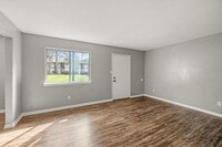 Building Photo - 2 bed/ 1 bath Apartment in Prime Tallahass...