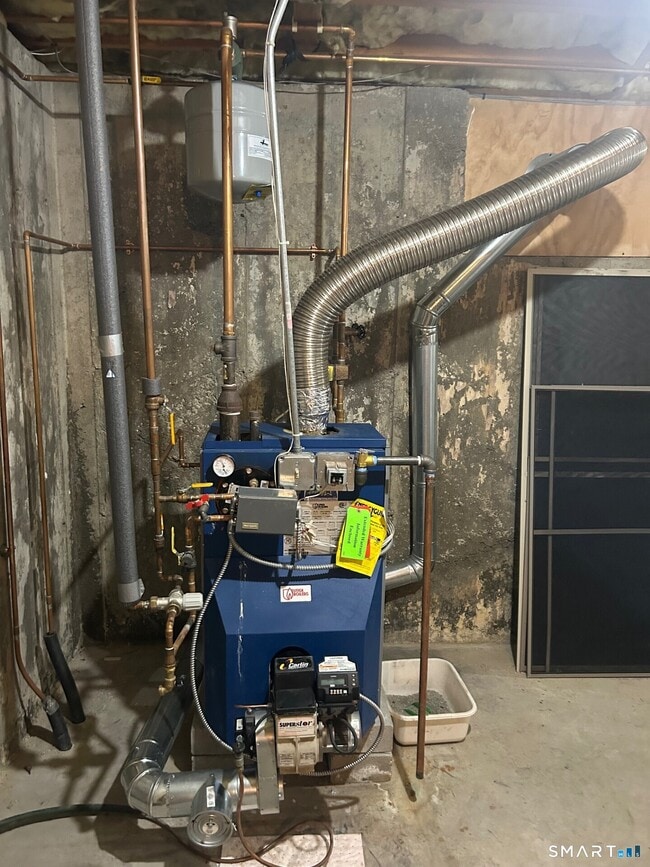 Building Photo - 332 Shore Dr