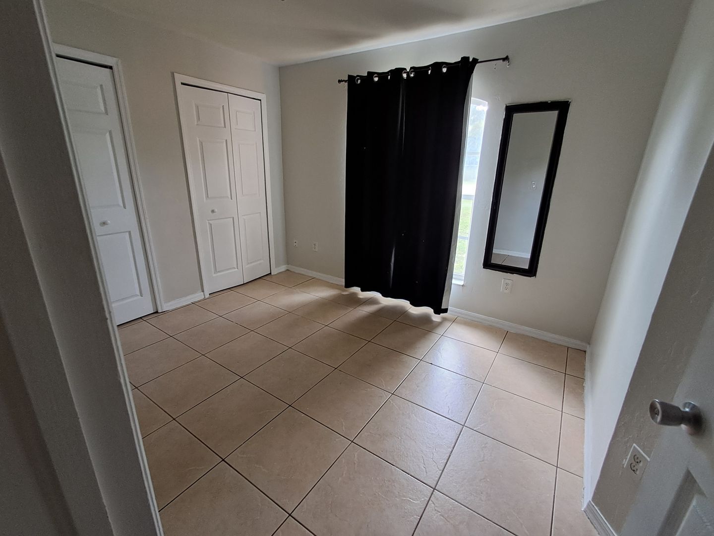 Building Photo - 4868 Golfview Blvd