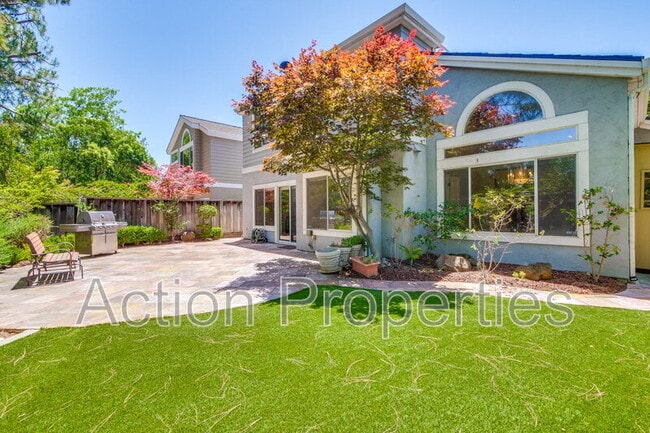 Building Photo - 11754 Ridge Creek Ct