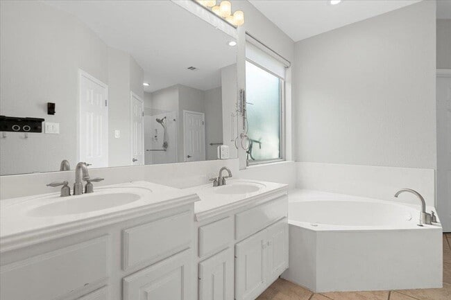 Building Photo - 5301 Deerwood Ln