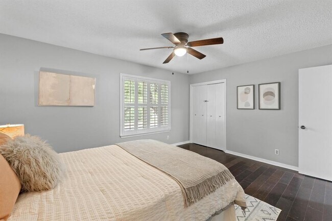 Building Photo - 6109 Bullard Dr
