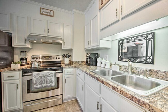 Building Photo - 2502 St Christopher Cir SW
