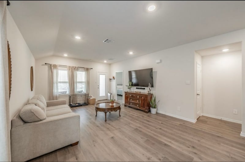 Building Photo - 363 Vitex Dr