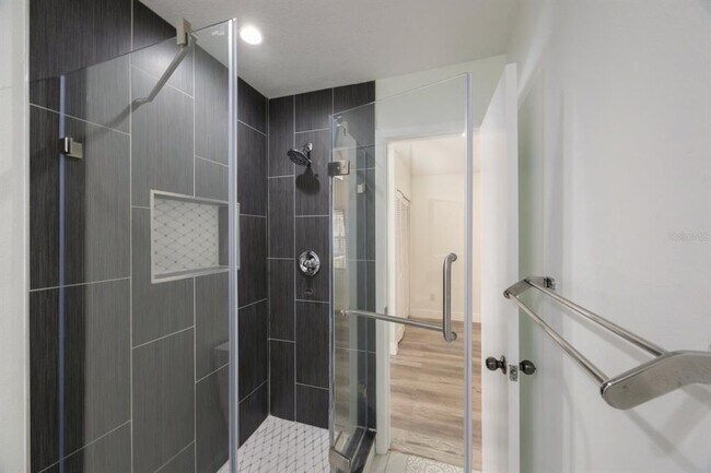 Building Photo - 16132 Country Crossing Dr