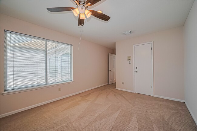 Building Photo - 4305 Westheimer Rd