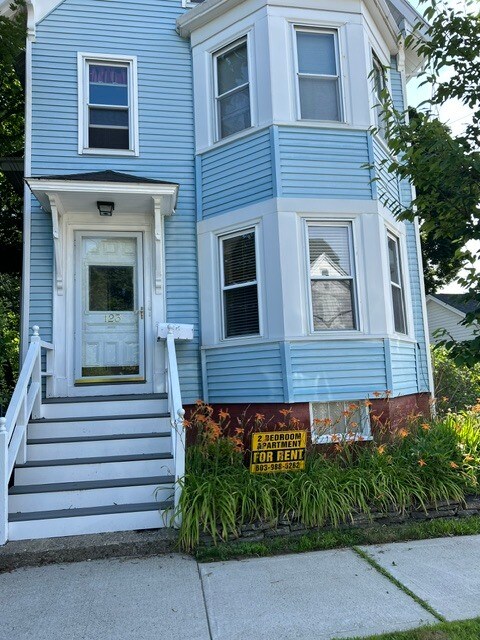 Building Photo - 123 Wibird St