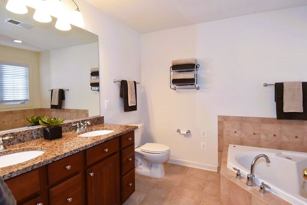 Building Photo - 7981 Vigne Ct