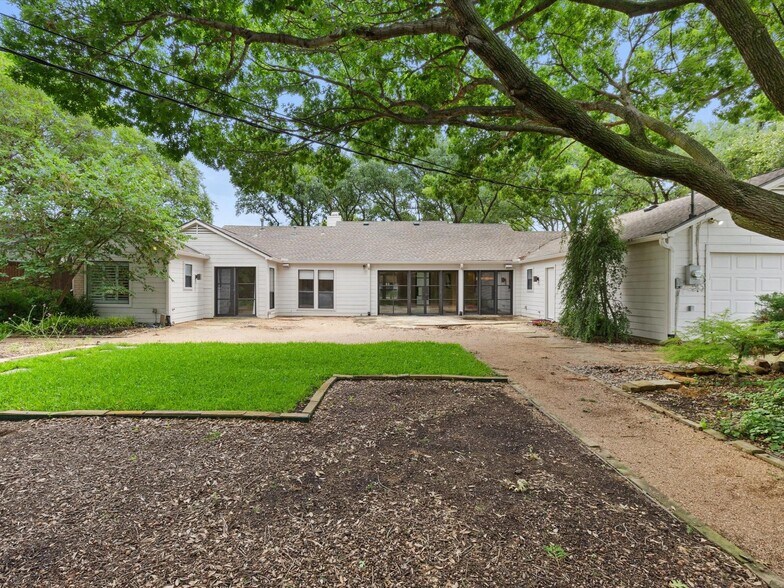 Building Photo - 6801 Winding Rose Trl