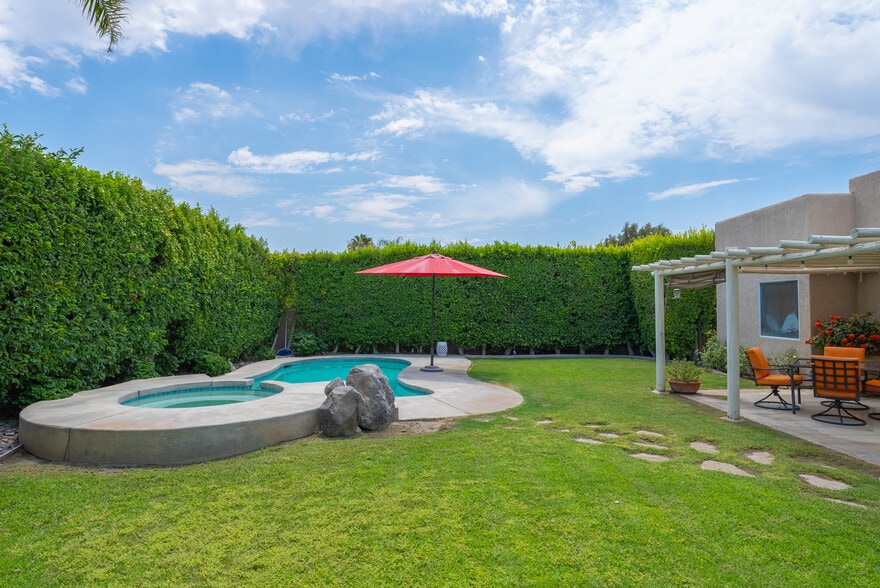 Building Photo - 30106 Avenida Alvera
