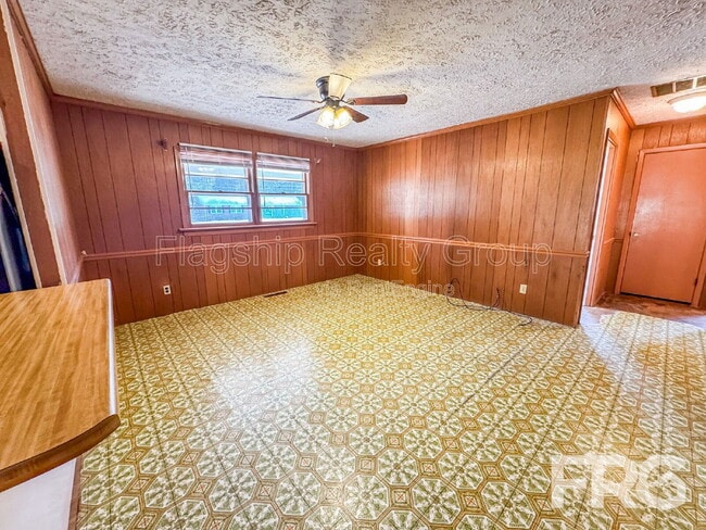 Building Photo - 124 Grant Dr