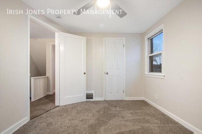 Building Photo - 15 Arbour Ln