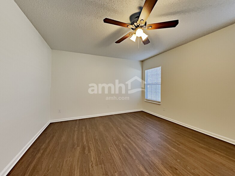 Building Photo - 3766 Woodbriar Dr
