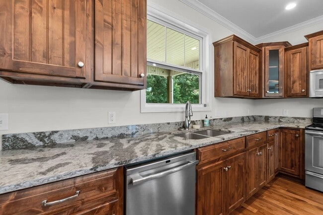 Building Photo - Beautiful Home in Walden Park