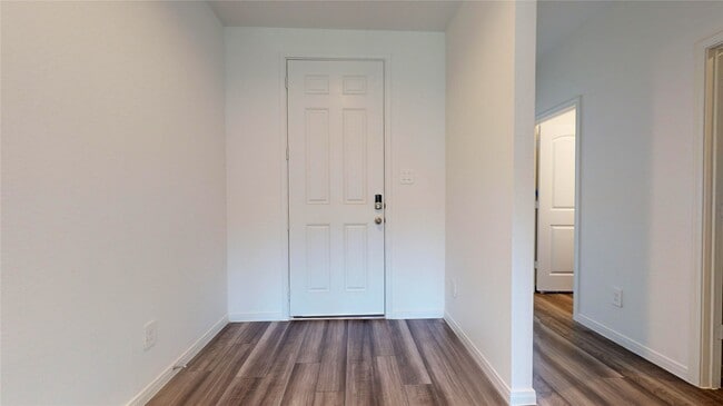 Building Photo - 1522 Oakdale Crest Rd