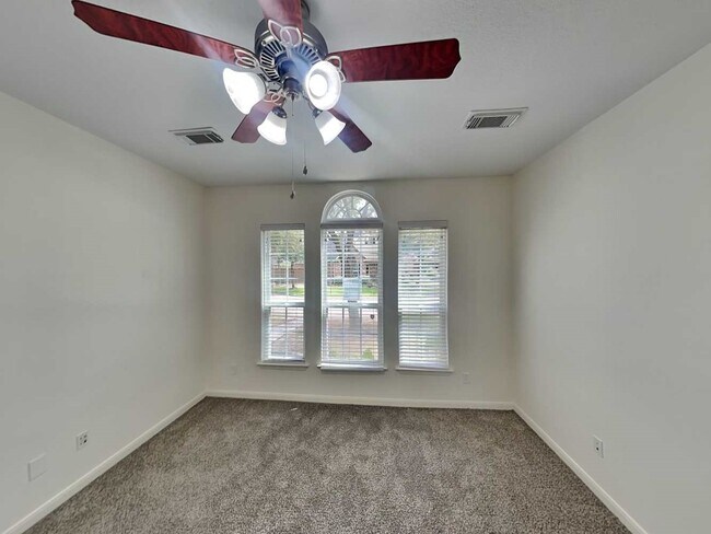 Building Photo - 17247 Marquette Point Ln