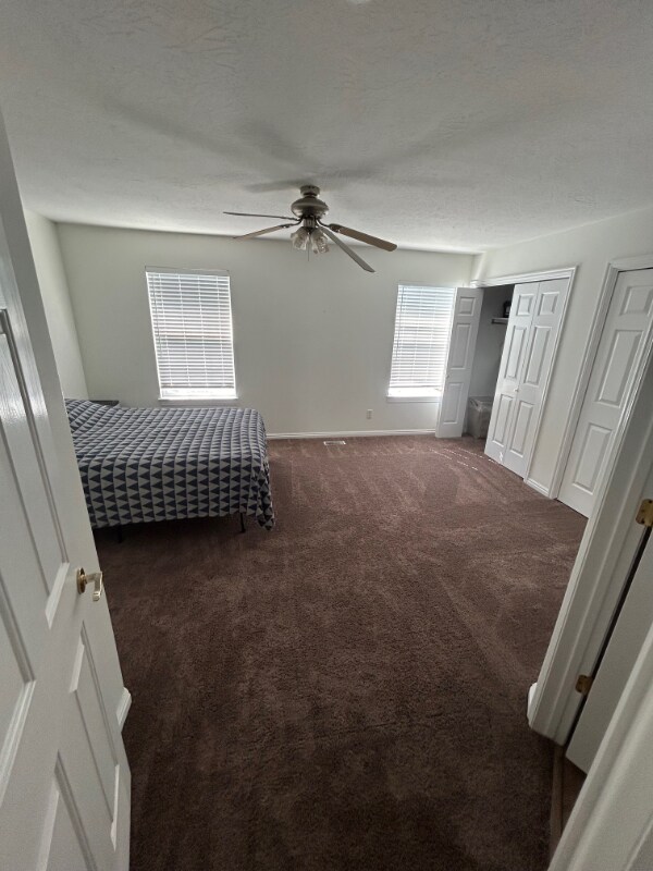 Building Photo - 439 E Parkside Cir