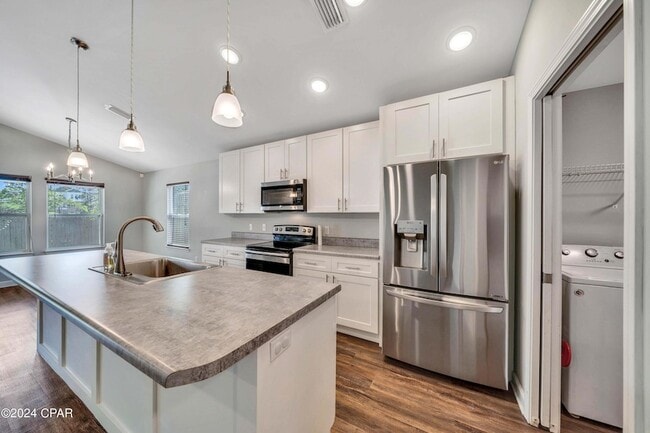 Building Photo - 205 Woodlawn Ct