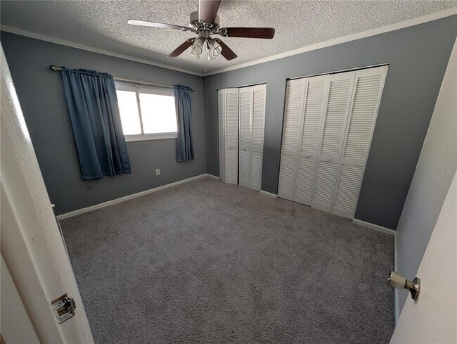 Building Photo - 719 Regent Cir S