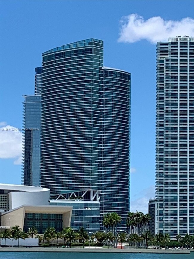 Building Photo - 888 Biscayne Blvd