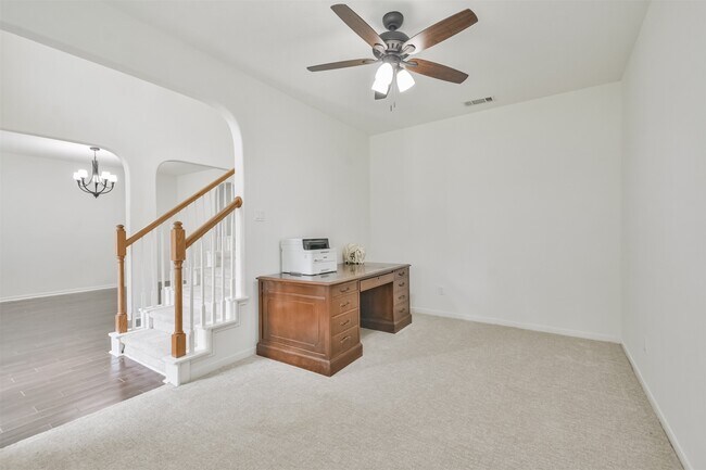 Building Photo - 811 Liberty Way