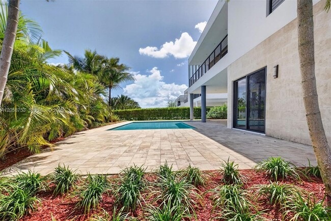 Building Photo - 16709 Botaniko Dr N