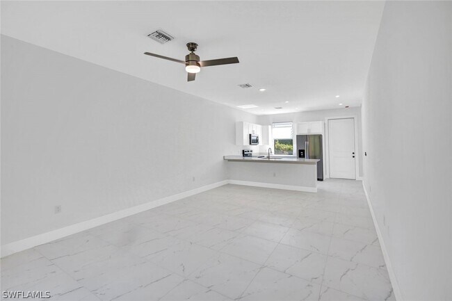 Building Photo - 430-432 Bell Blvd