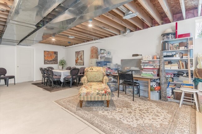 Building Photo - 37440 Curwood Dr