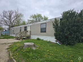 Building Photo - 700 W Ridgeway Ave
