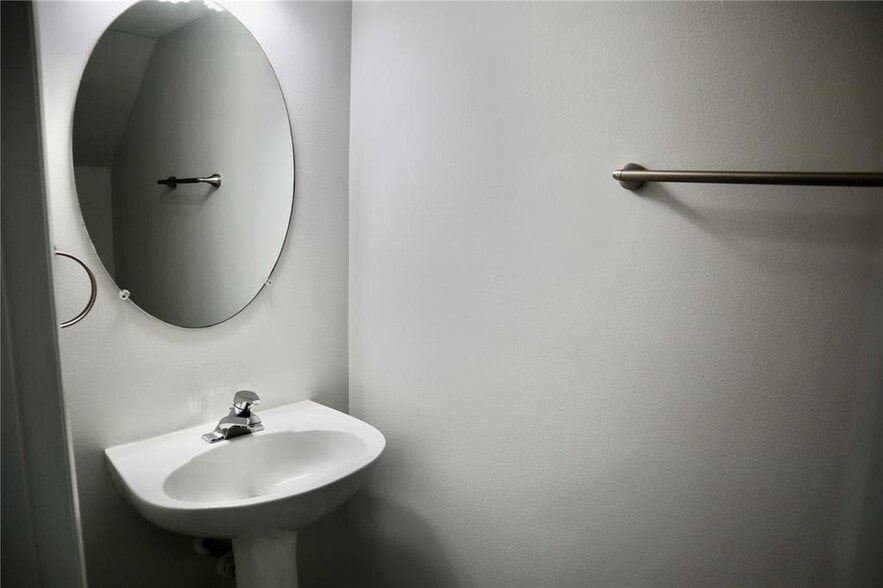 Building Photo - 8656 S Southgate Shores Cir