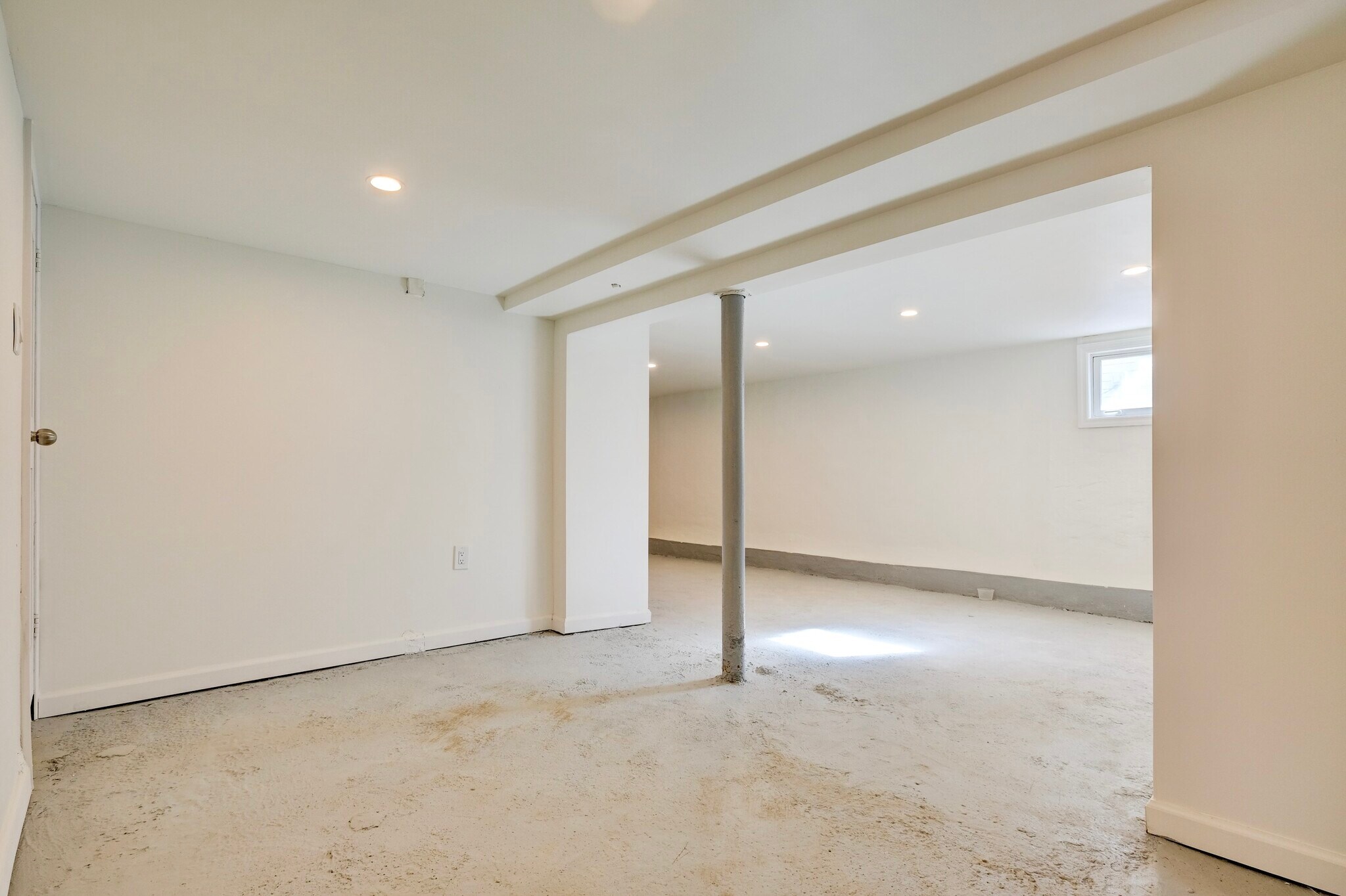 Building Photo - 58 Zeliff Ave