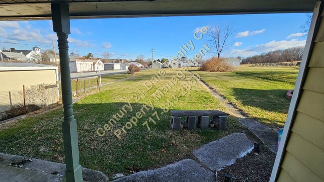 Building Photo - Lovely 2 BR 1900 sq ft Home in Jefferson PA