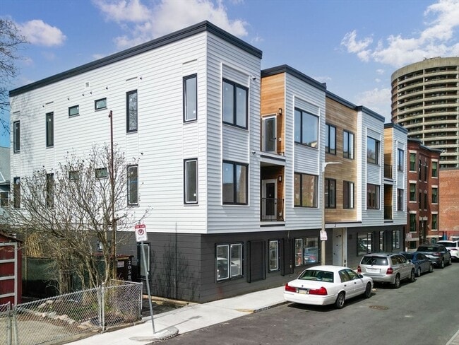 Building Photo - 27 Dixwell St