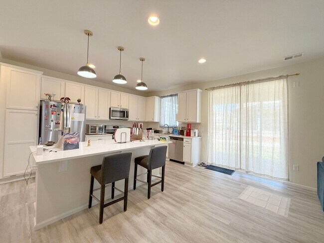 Building Photo - Gorgeous 4-Bedroom Home in Desirable Creek...