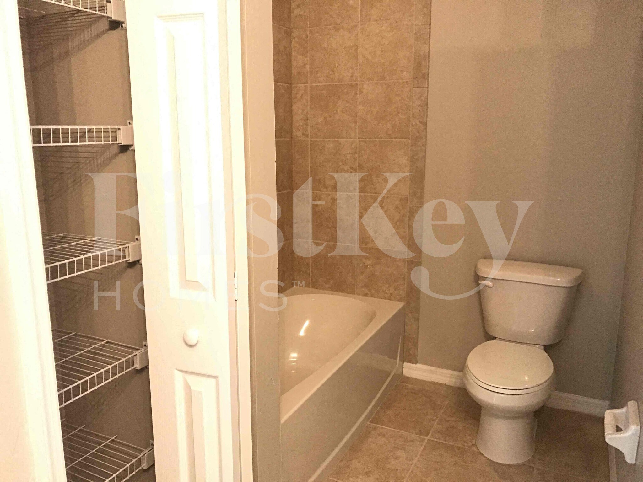 Building Photo - 2512 NW 24th Terrace