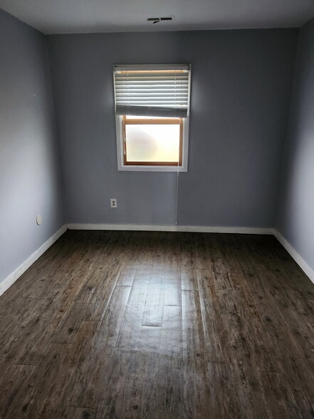 Building Photo - 4120 Acres Dr