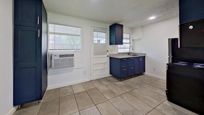 Building Photo - Tiny House Big Yard