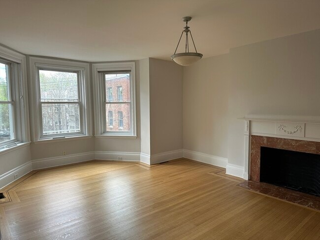 Building Photo - 1757 Beacon St