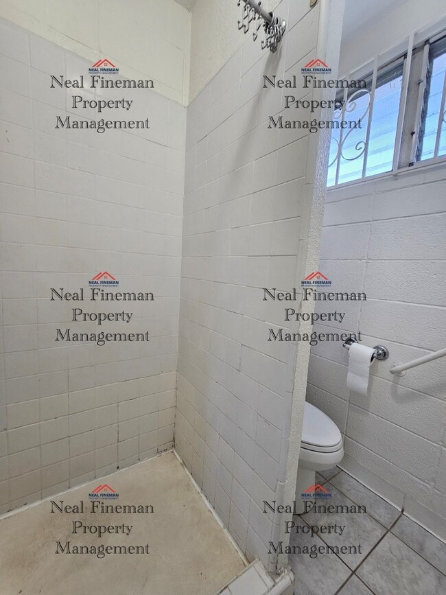 Building Photo - Studio/1 Bathroom Condo. 1 Assigned parking.