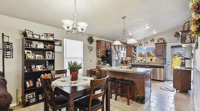 Building Photo - 928 Aspen Grove St