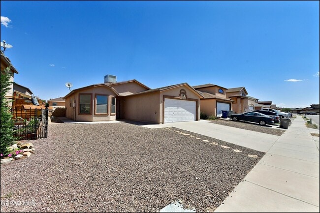 Primary Photo - 11613 Ochre Bluff Ln