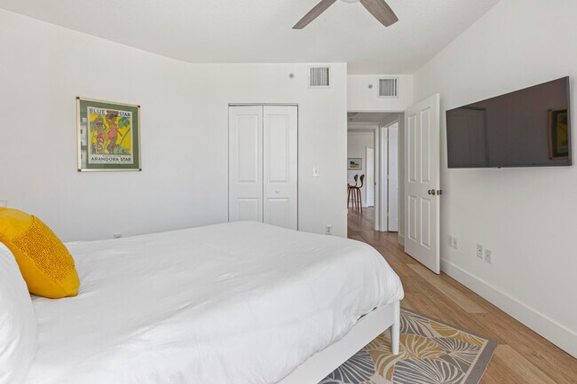 Building Photo - 600 S Dixie Hwy