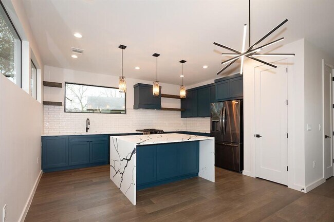 Building Photo - 4906 Aberdeen Cir