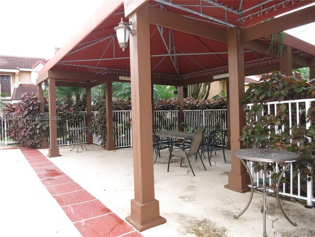 Building Photo - 10440 SW 156th Ct