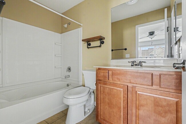 Building Photo - 24617 Patriot Square Dr S