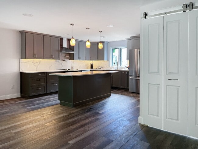 Primary Photo - Gorgeous and newly renovated townhouse-sty...