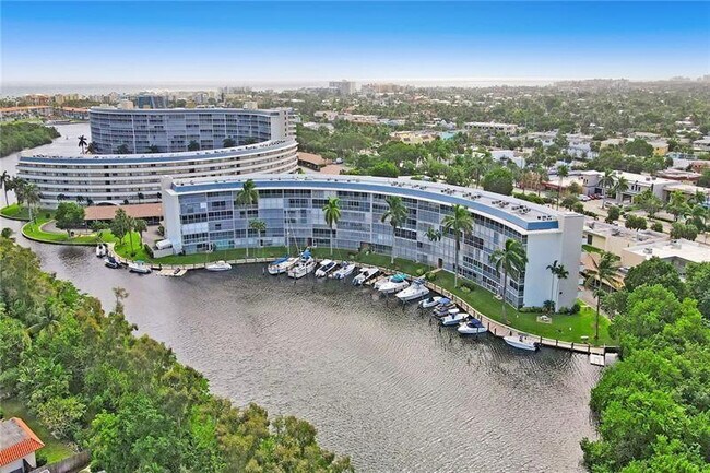 Building Photo - 1523 E Hillsboro Blvd