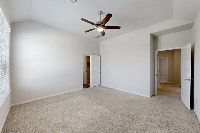 Building Photo - 2-Bedroom 2.5-Bath, 2 car garage, modern home
